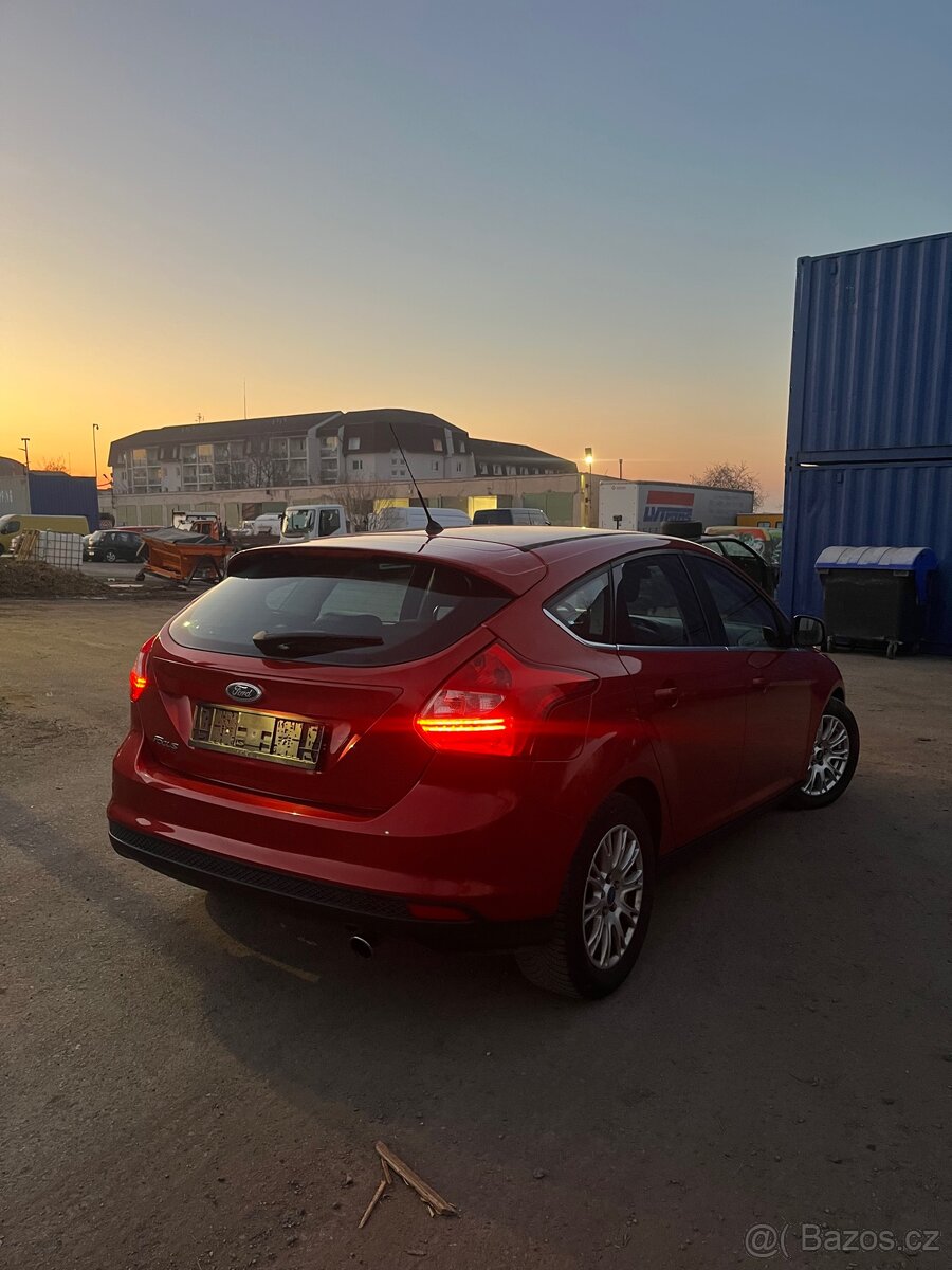 Ford focus 3 TOP VÝBAVA - 2