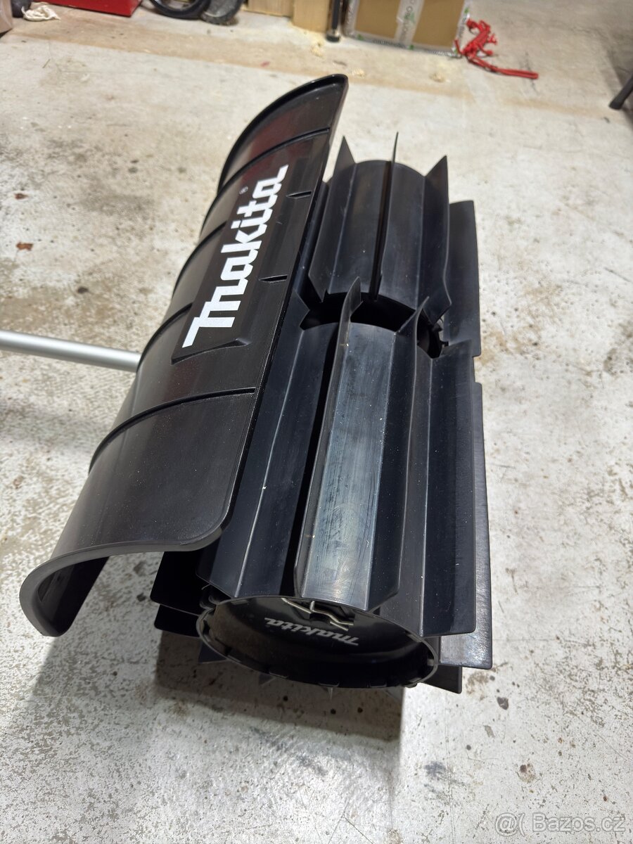 Makita DUX60Z a lamelový válec - 2