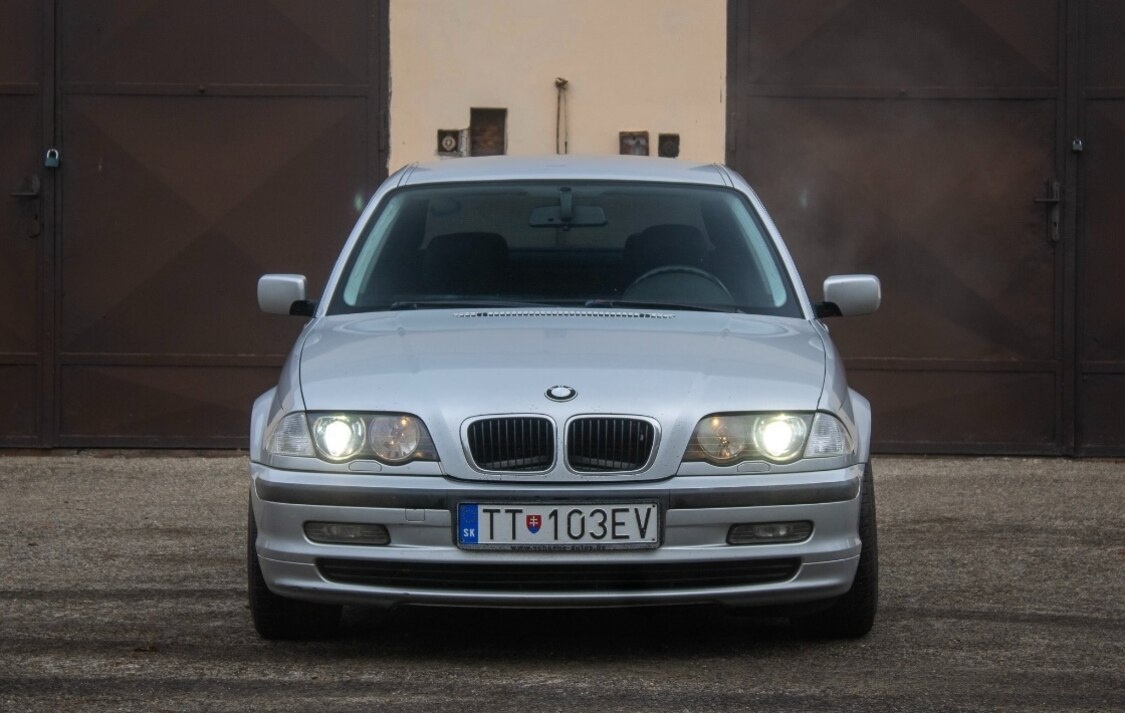 BMW 328i E46 2.8i 142 kW - 2