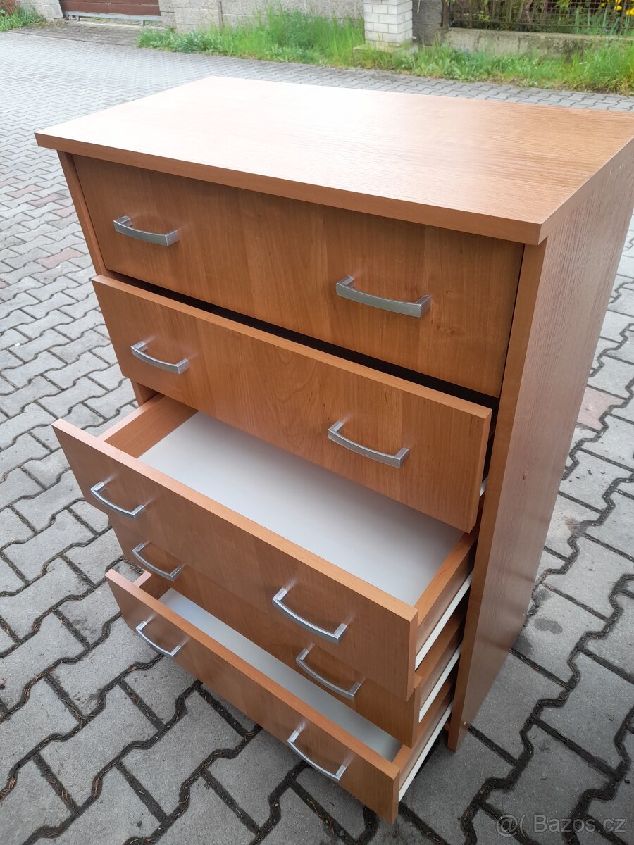 Komoda - 2