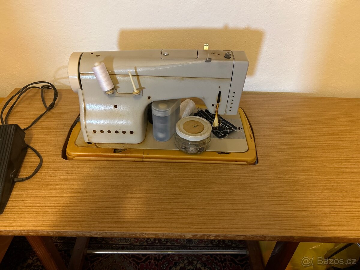 Elektrický šicí stroj - 2