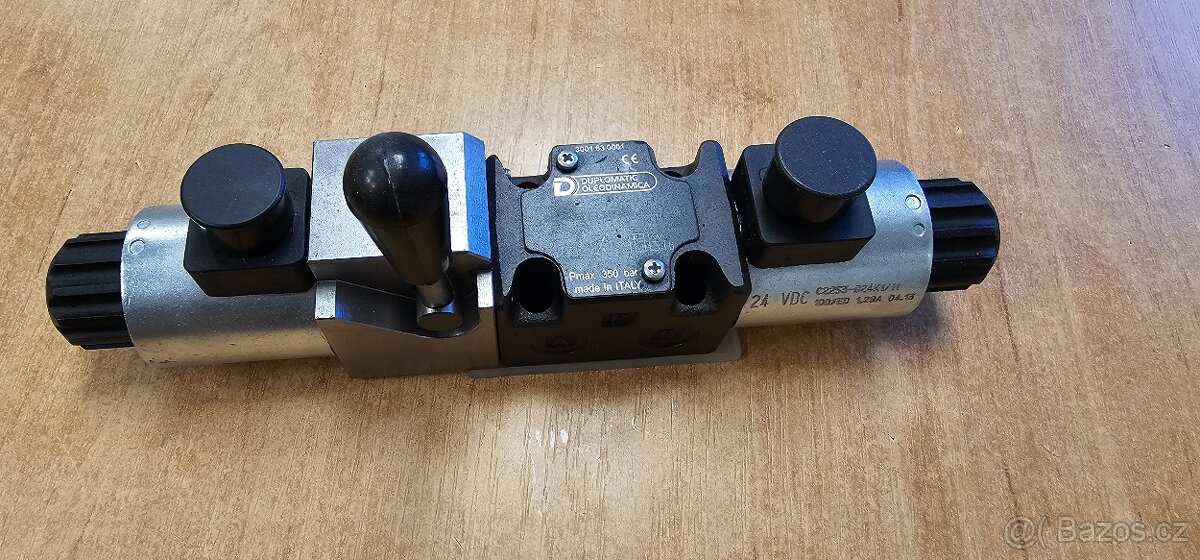 Hydraulický rozvaděč DUPLOMATIC 24V + manuál ovládání - 2