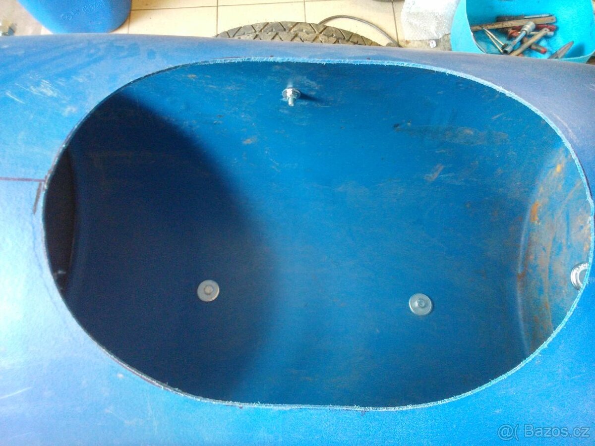 Prodám přívěsný vozík s žehličkou na kouli - 2