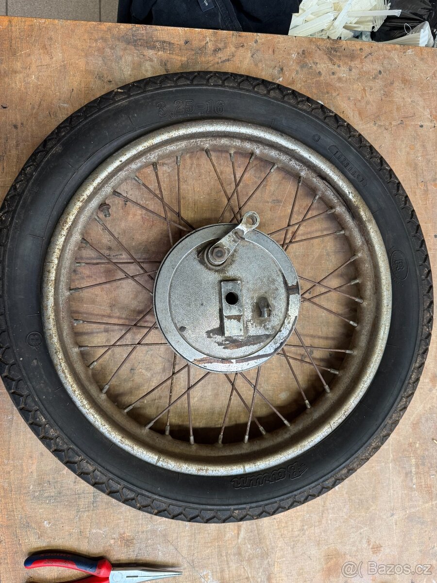 Kompletní kolo jawa čz 125/175 - použitelné - levně - 2