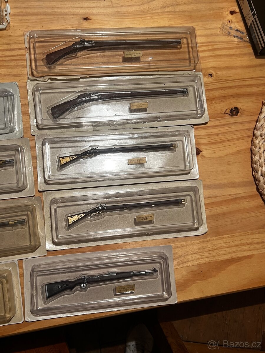 Miniatury zbraní - nerozbalené - 2