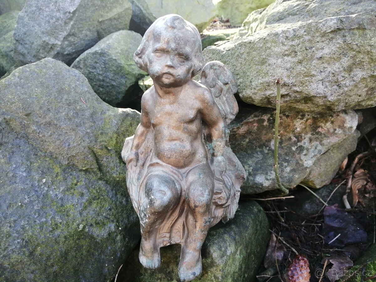 Mosazný andílek s patinou - 2