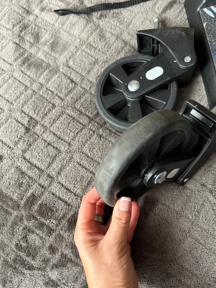 Stupátko k dětskému kočárku - 2