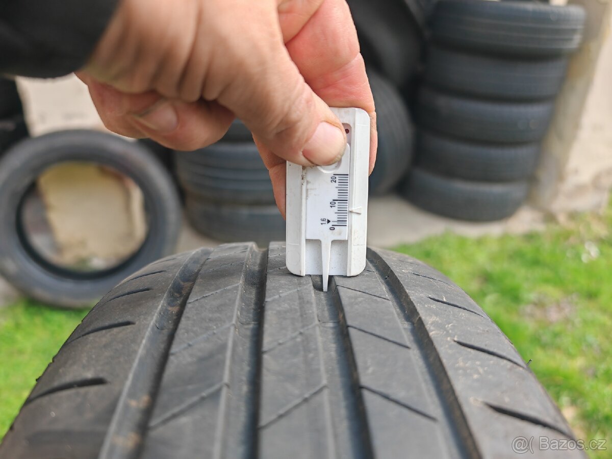 Letní pneu Bridgestone 185/65/15. - 2