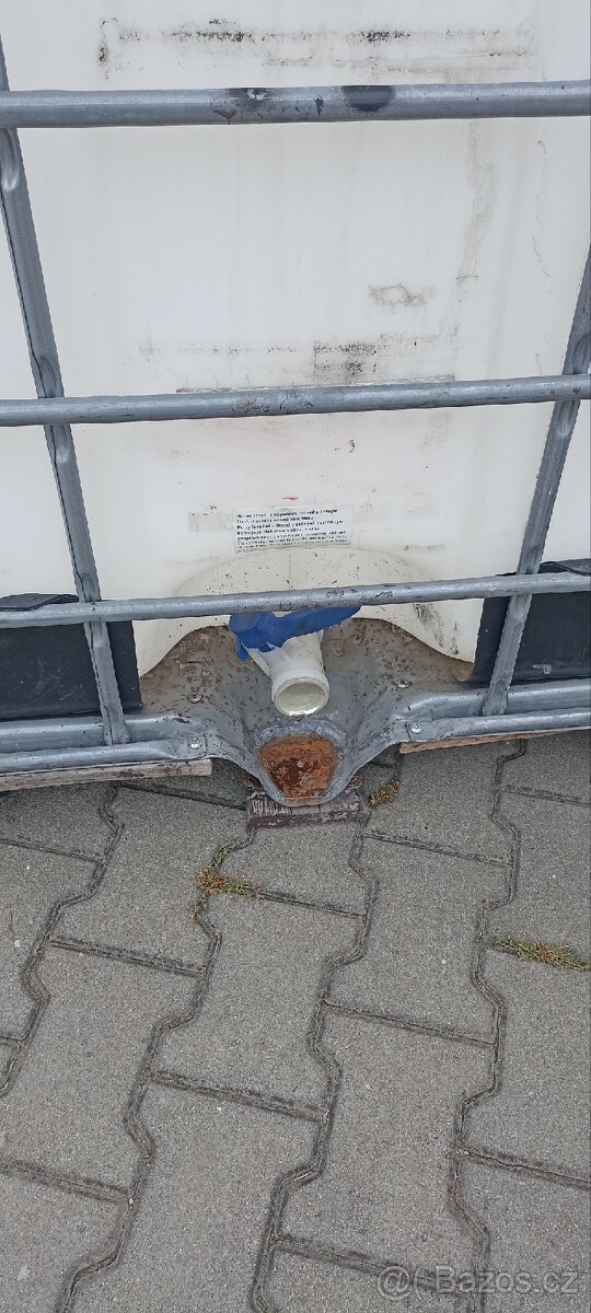 IBC nádrž - 1000 litrů - 2