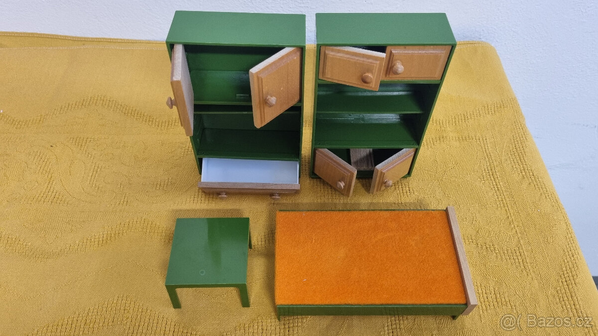 Skříňky - dětské hračky - 2