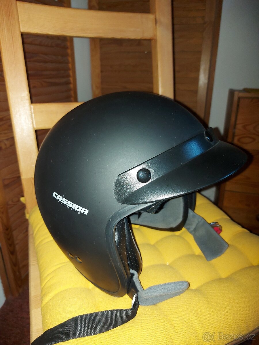 Prodám přilbu a kožené rukavice - 2