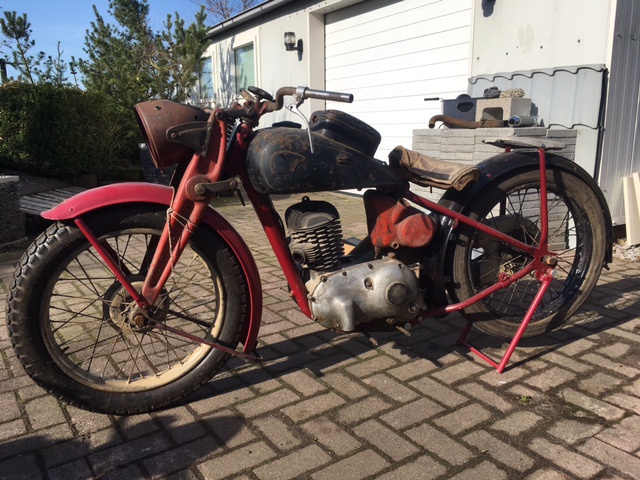 Koupím Triumph 250BD - 2