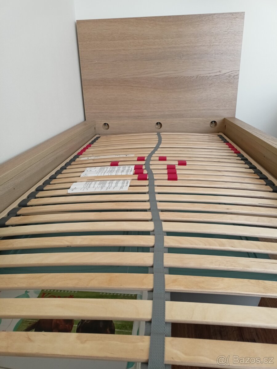 Postel IKEA Malm +rošt+matrace+noční stolek - 2