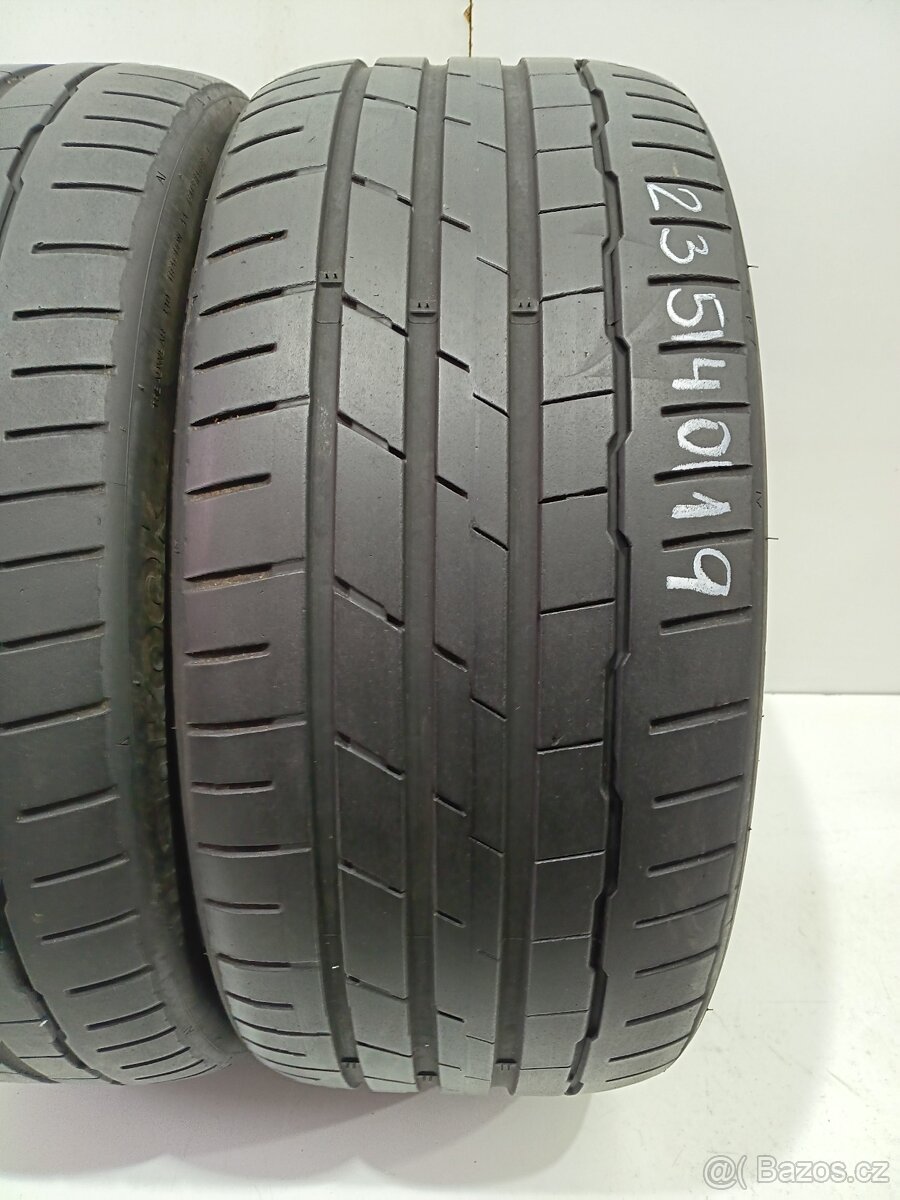 2ks letní pneu 235/40/19 Hankook - 2