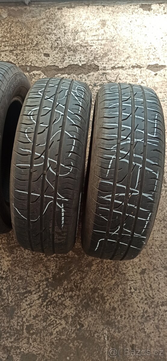 4xletní pneu 195/65R15 91H Continentál - 2