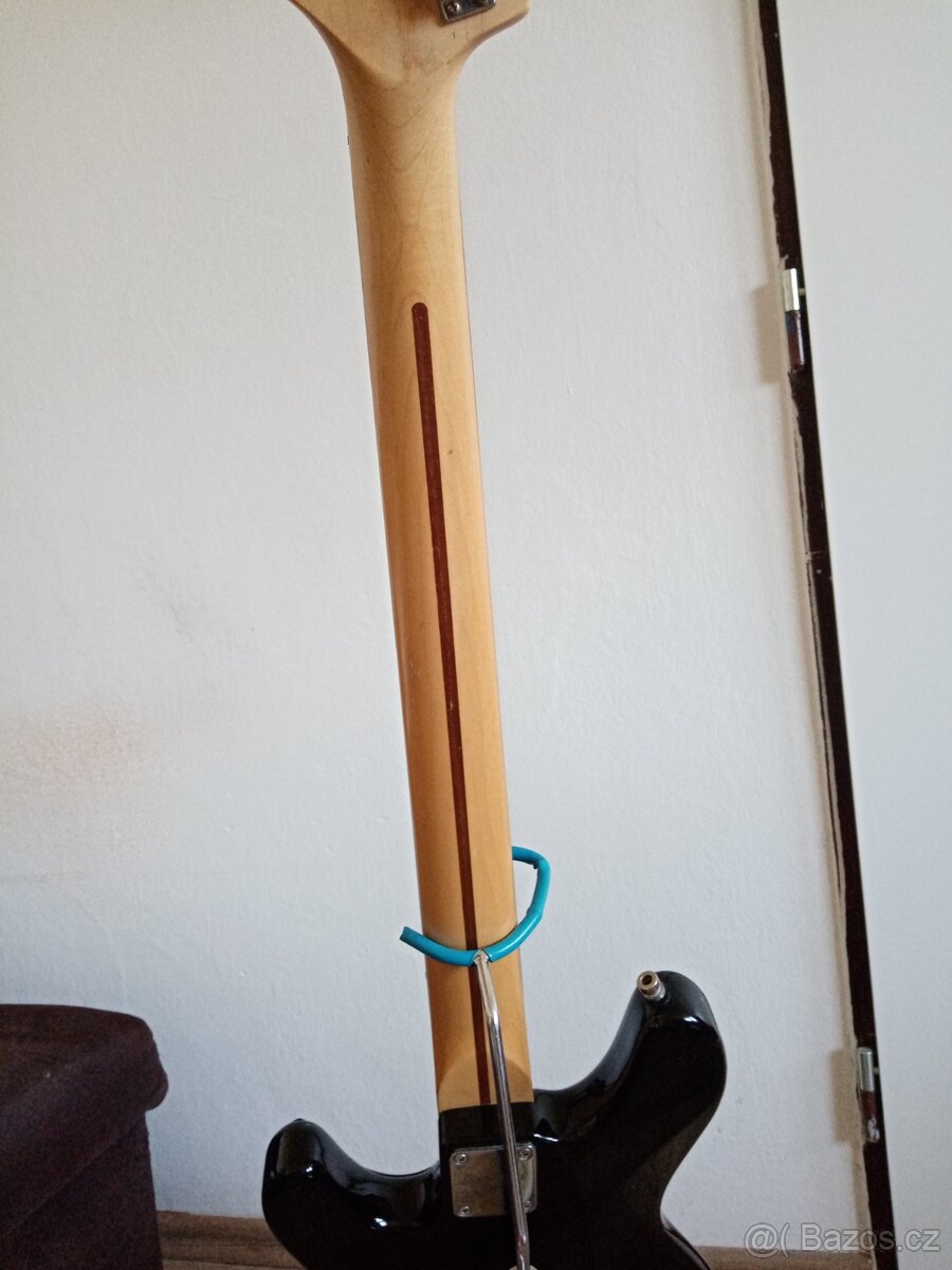 Bas. kytara - 2