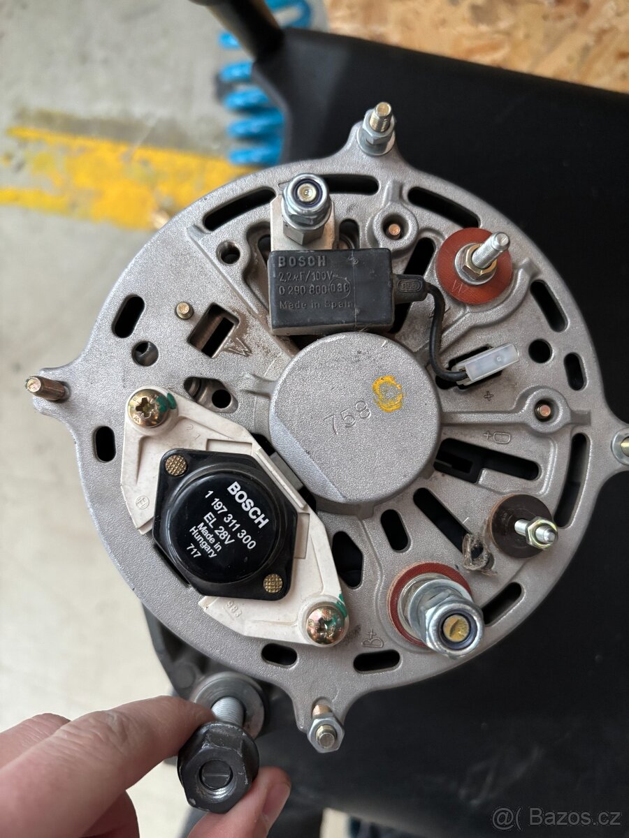 BOSCH Alternátor 6 033 GB3 010 28V 100A - 2