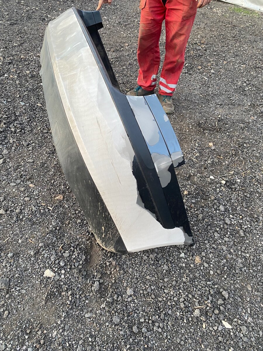 Zadní nárazník - 2