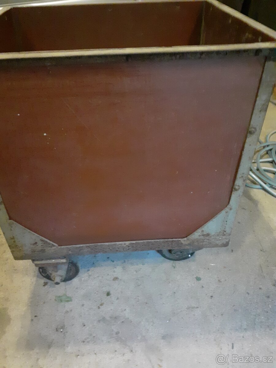 vozík s 4 koly - 2