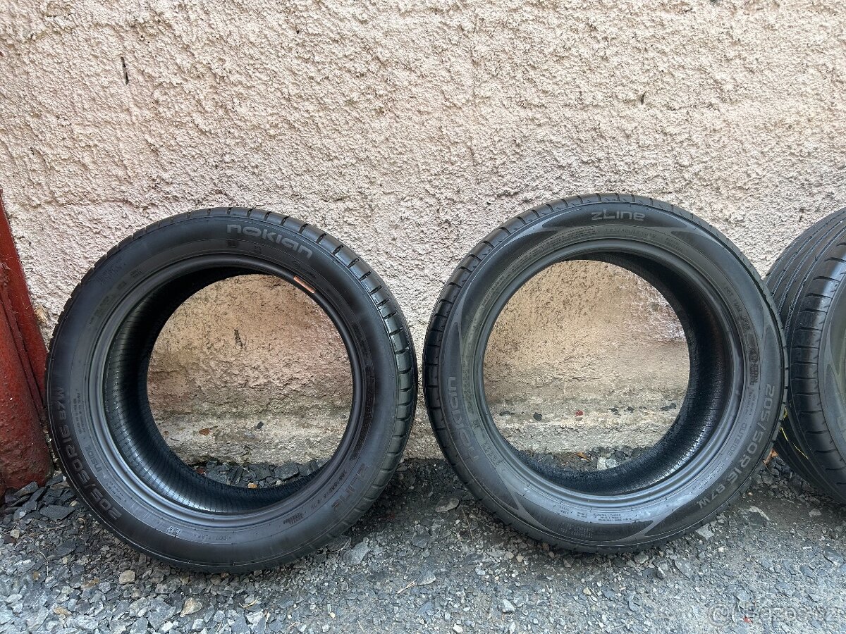 Prodám gumy 205/50/16 Nokian - 2