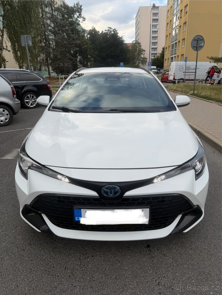 Prodam corolla combi 1.8 hybrid 2024 - 2