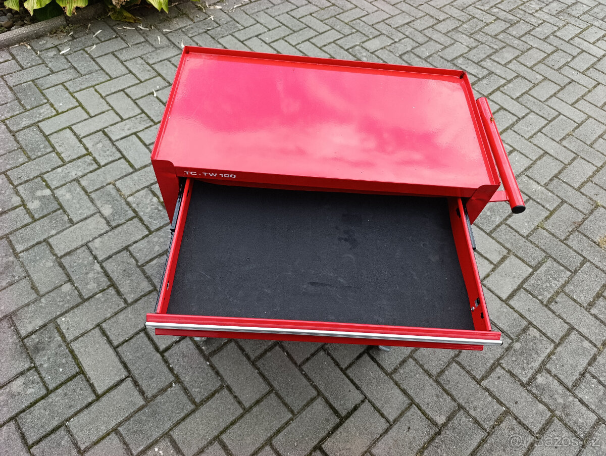 Nabízím plechový box na kolečkách zn.Einhell - 2