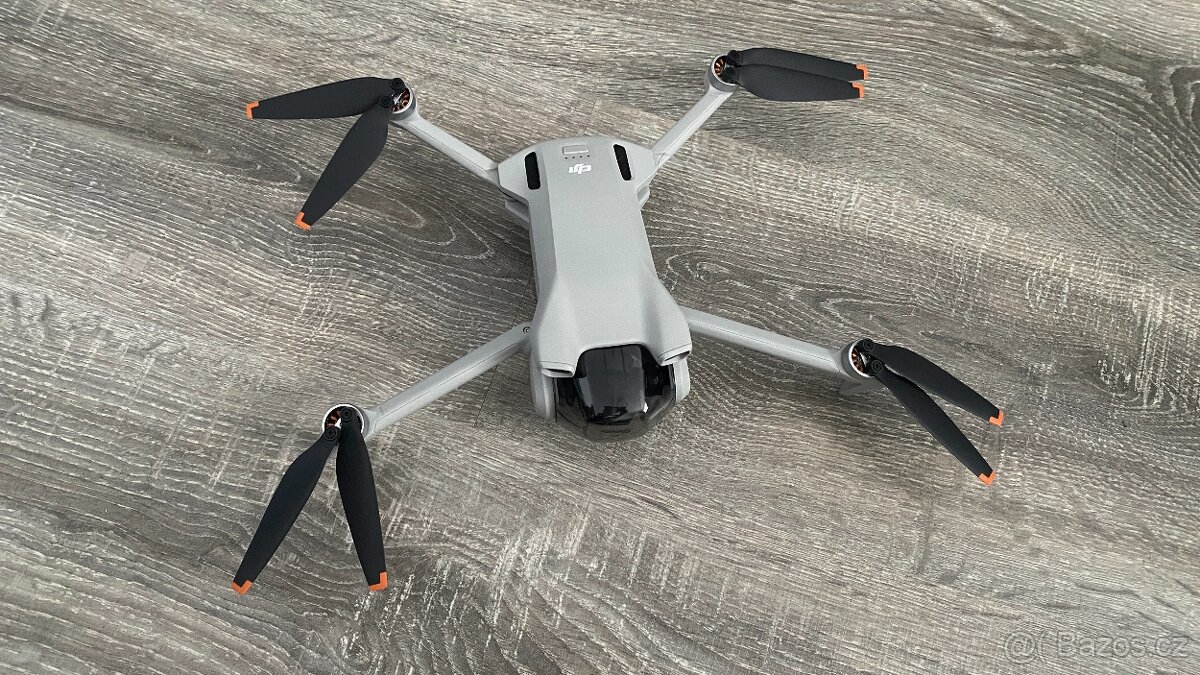 DRON DJI Mini 3 (DJI RC) (GL) - 2