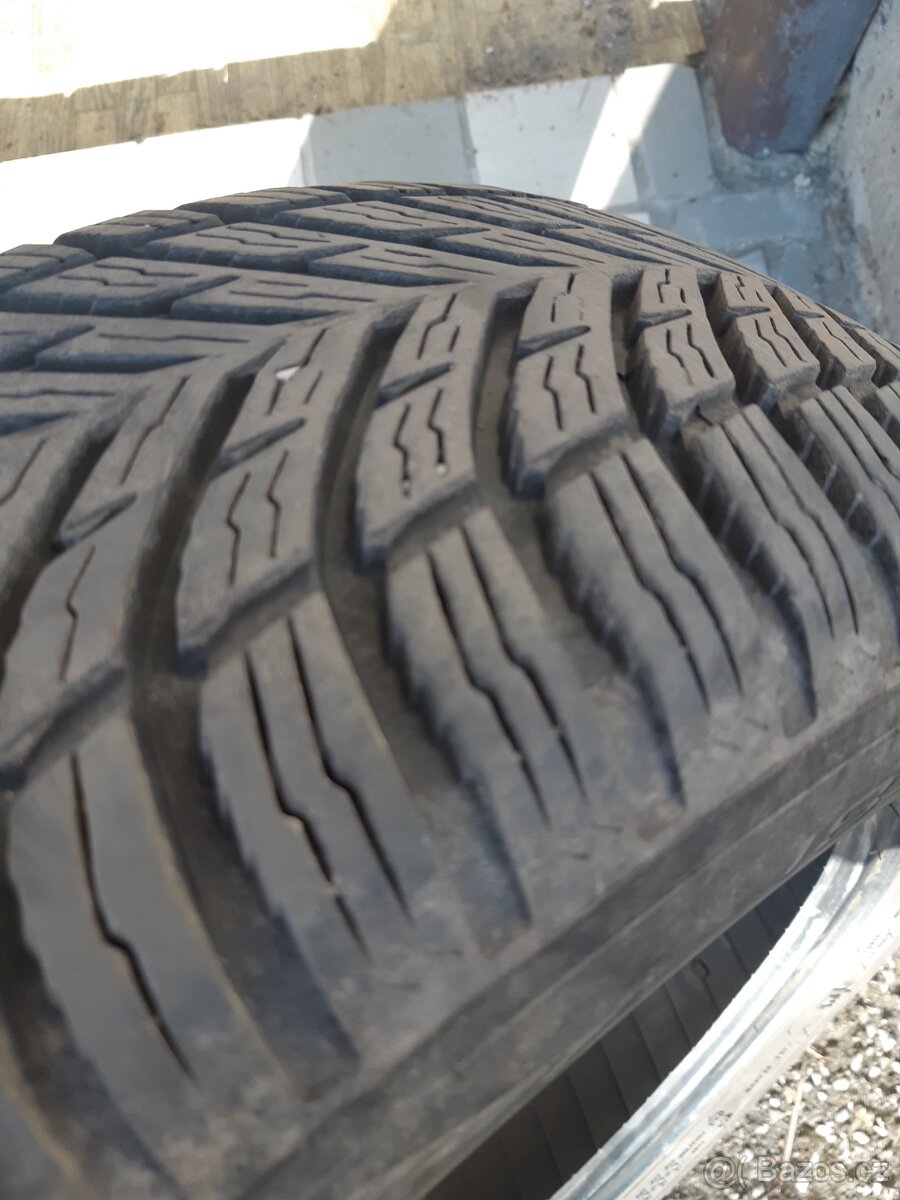 185/60/15 celoročni pneu - 2