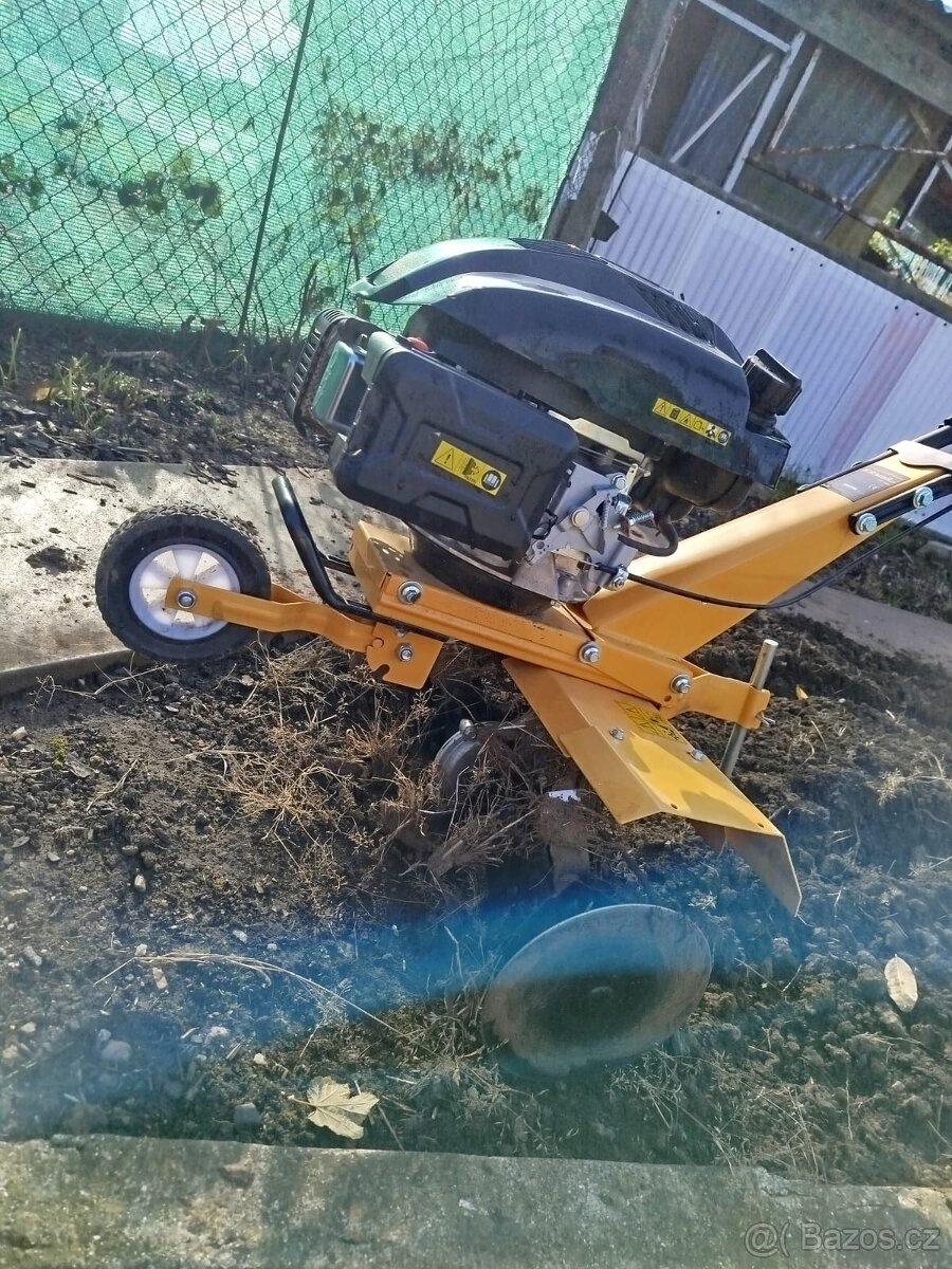 Benzínový kultivátor Riwall PRO RPT 6060 - 2