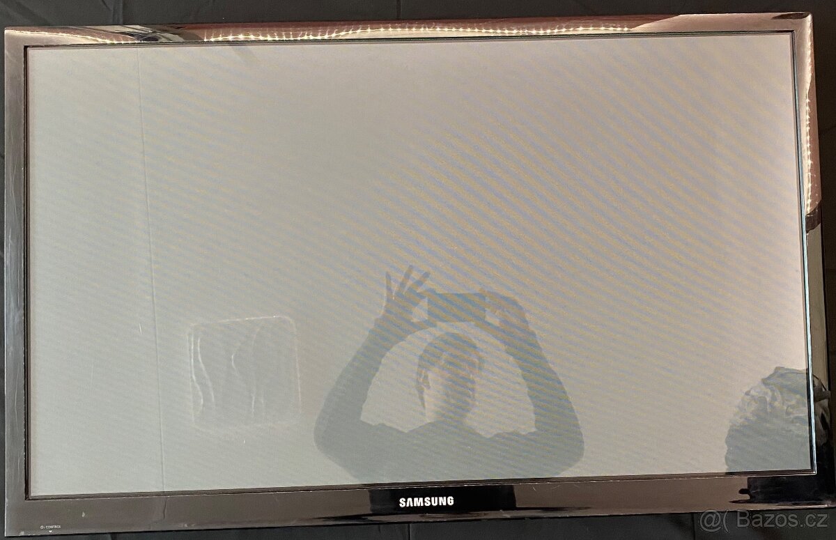 Samsung PS43E450 - 109 cm plazma, nástěnný držák, přísluš. - 2