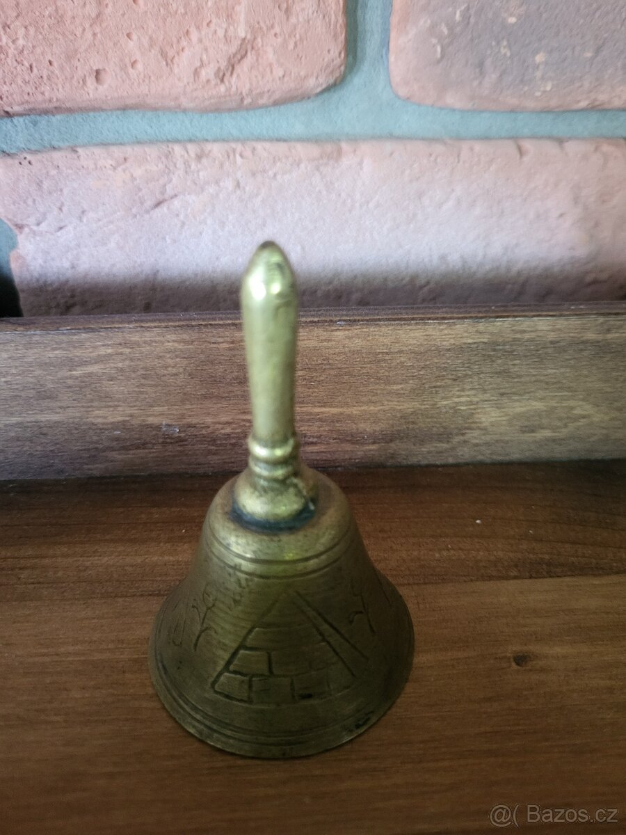 STAROŽITNÝ MOSAZNÝ ZVONEK - 2