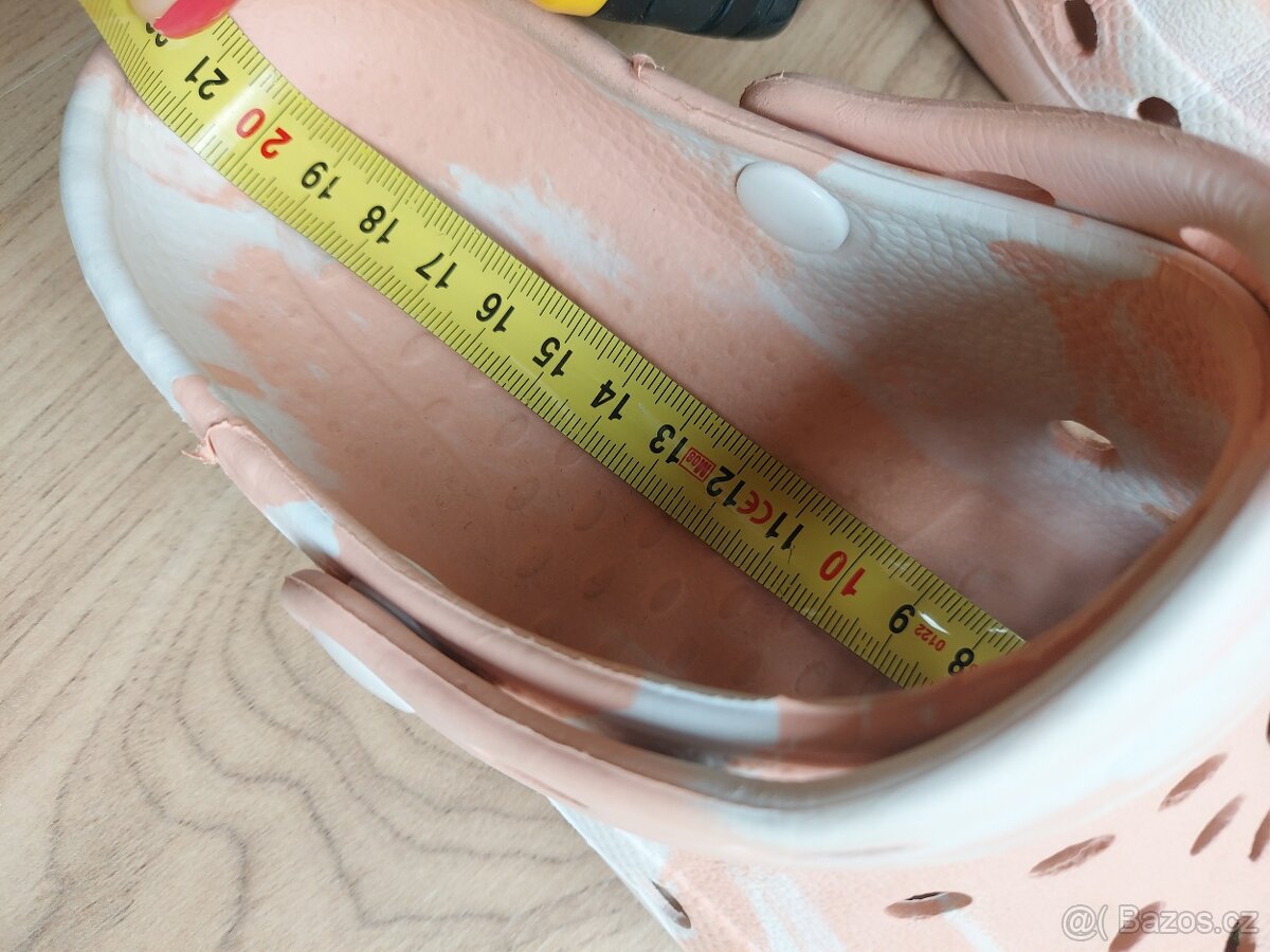 Gumové pantofle typu "kroksy" crocs 32 - 2