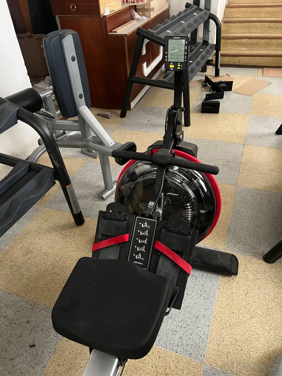 Life Fitness Row GX Trainer - vodní veslo - 2