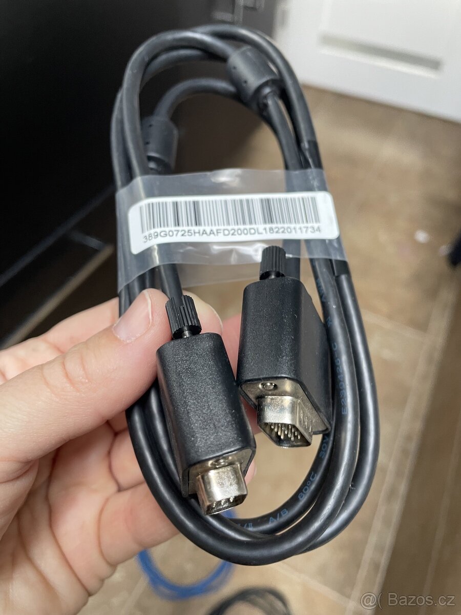 Různé kabely- nové - 2