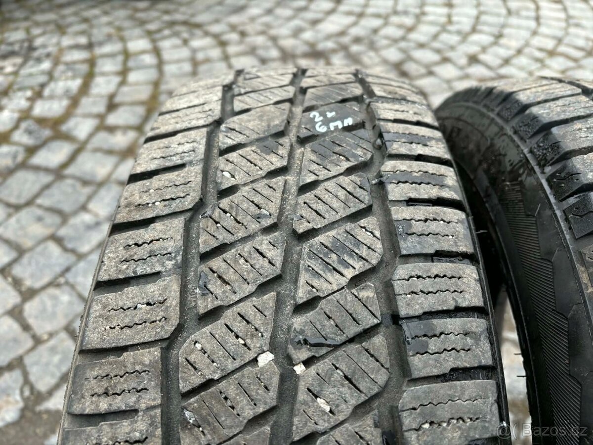 prodám 2x zimní pneu Goodride 205/65 R16C - 2