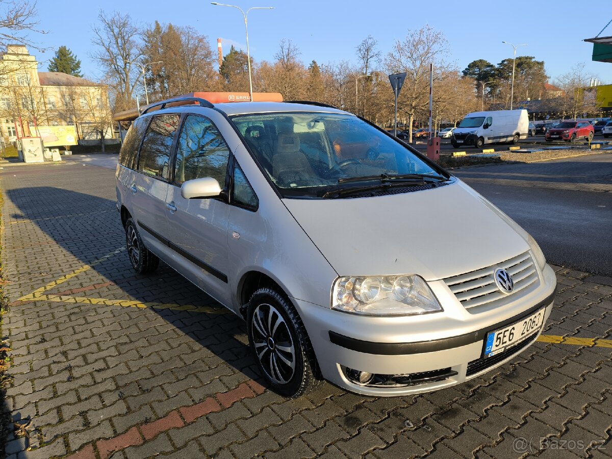 VW Sharan 2.0 7 míst - 2