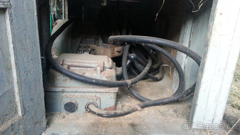 Historický stabilní elektromotor - 2