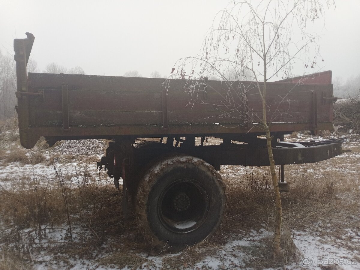 Sklápěcí přívěs za traktor. - 2