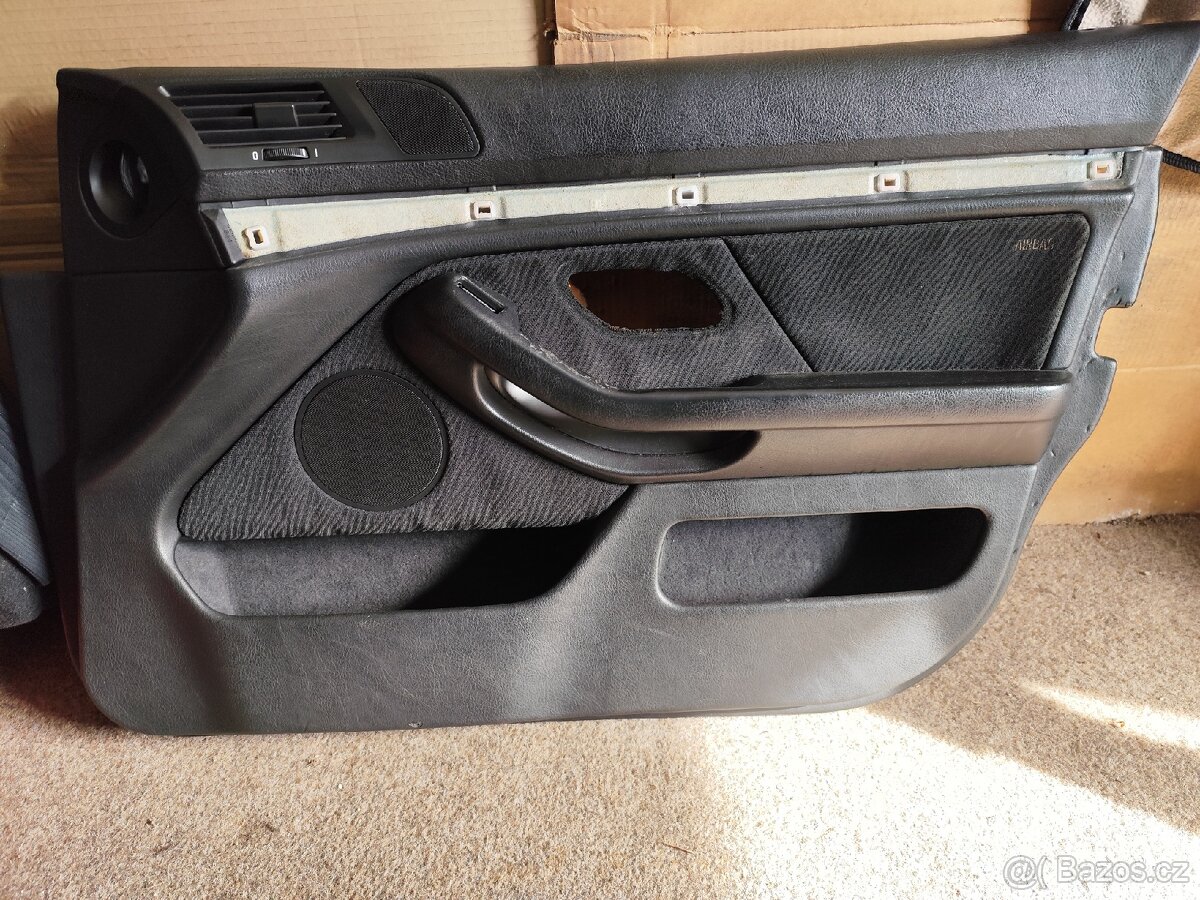 Zadní sedadla + 4x tapce BMW E39 touring - 2