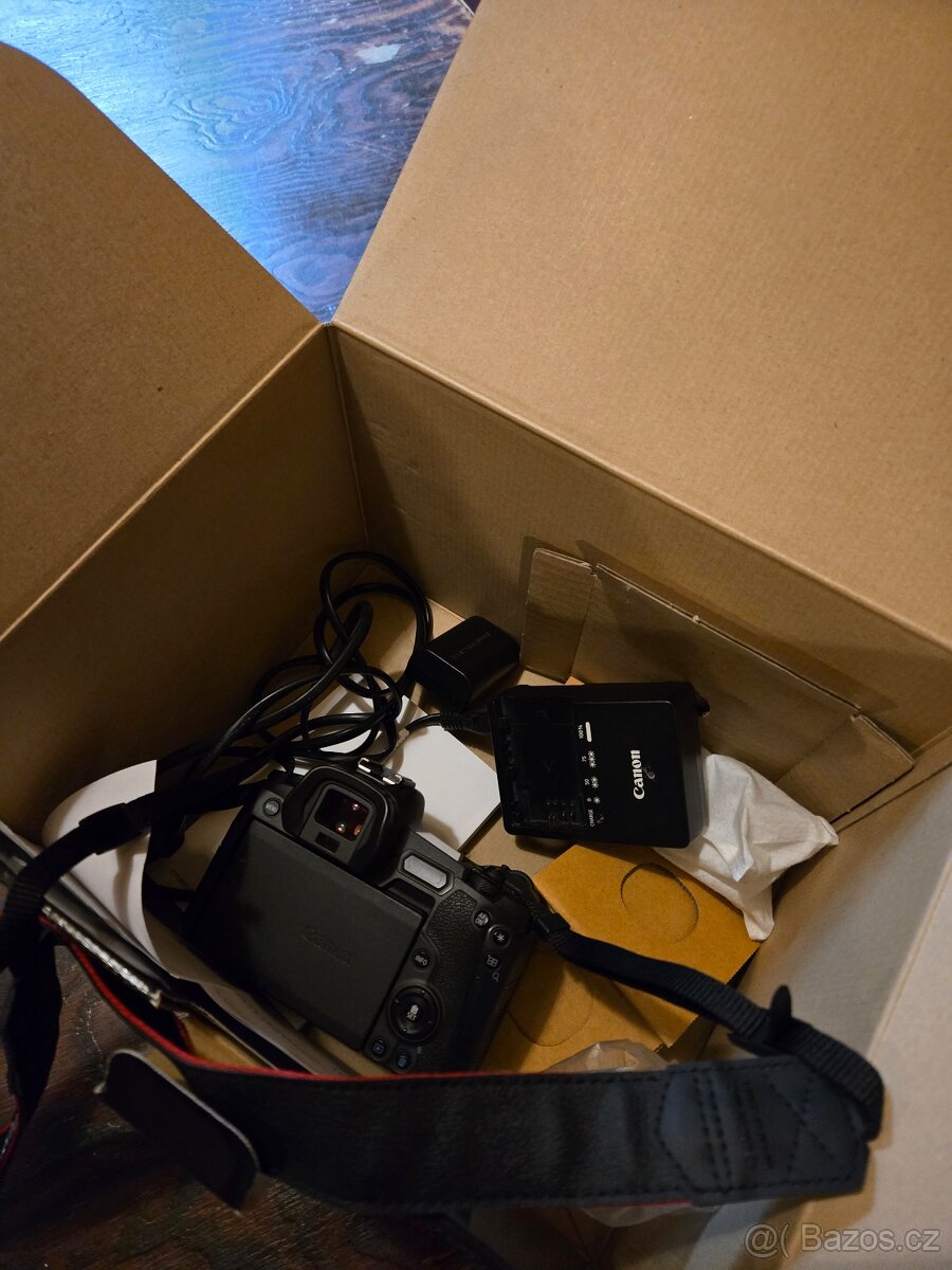 Full Frame bezzrcadlovka Canon eos R - 2