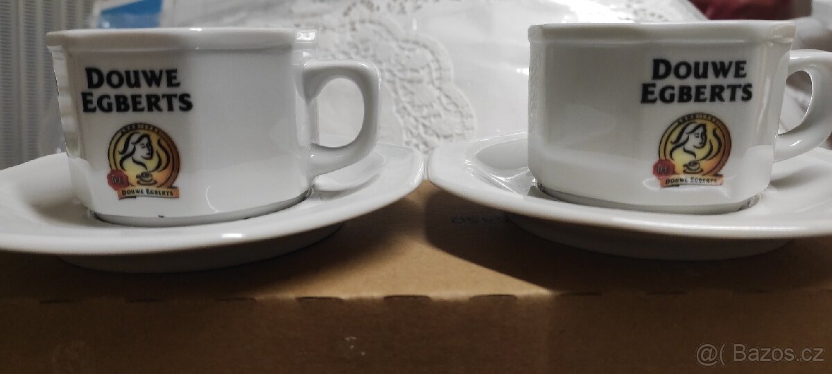 Dva hrníčky Dowe Egberts hranaté - 2