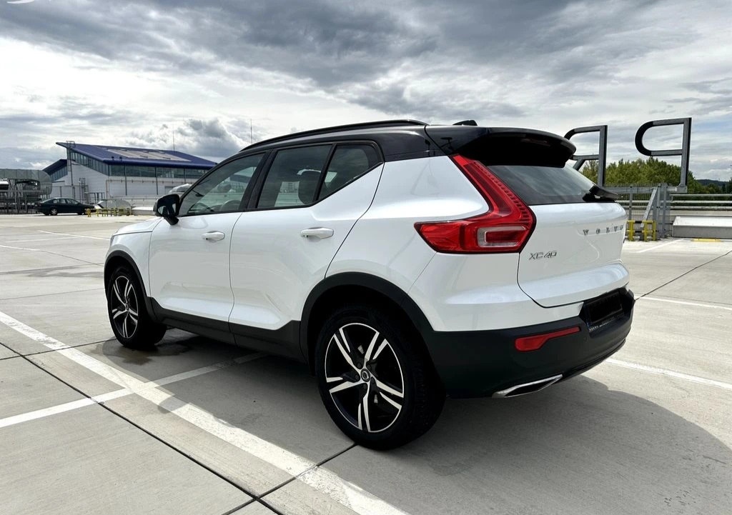 Volvo XC40, D4 140 KW Drive-E R-Design AWD - 2