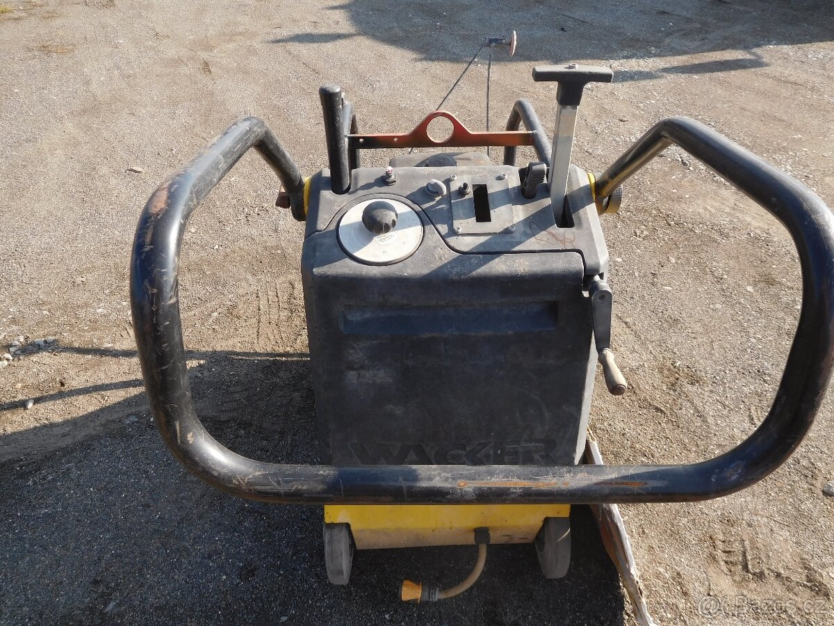 Řezačka živice - 2