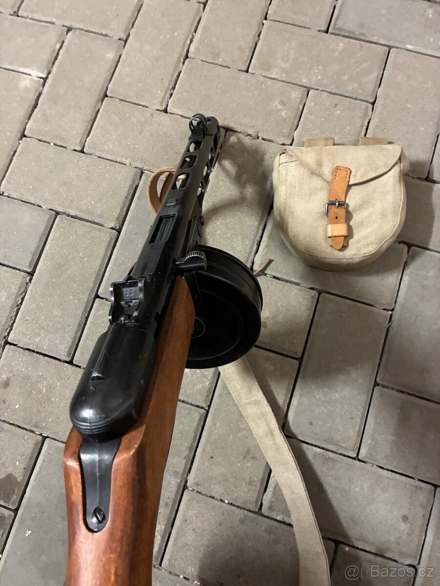 Replika / maketa - Denix Pppš 41 Špagin - 2