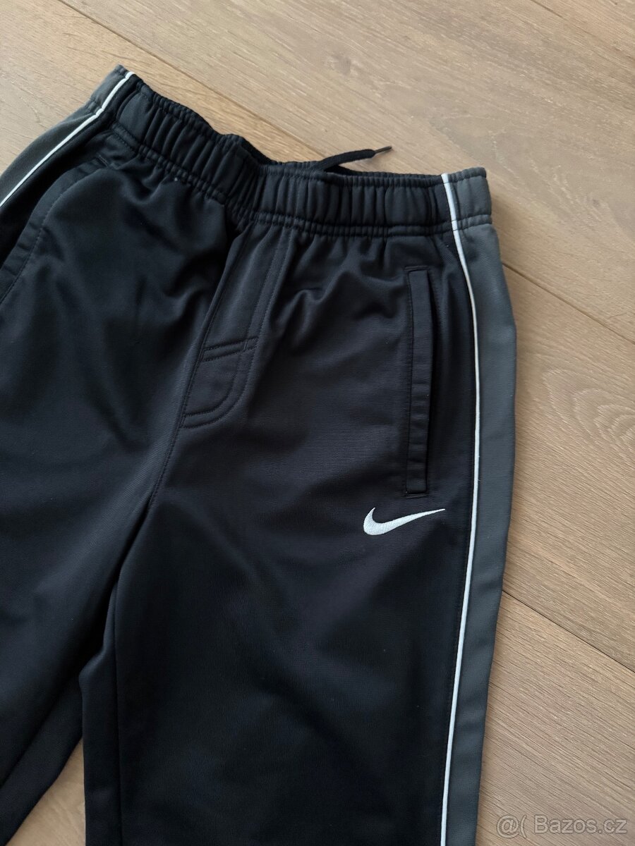 Chlapecké tepláky Nike - 2
