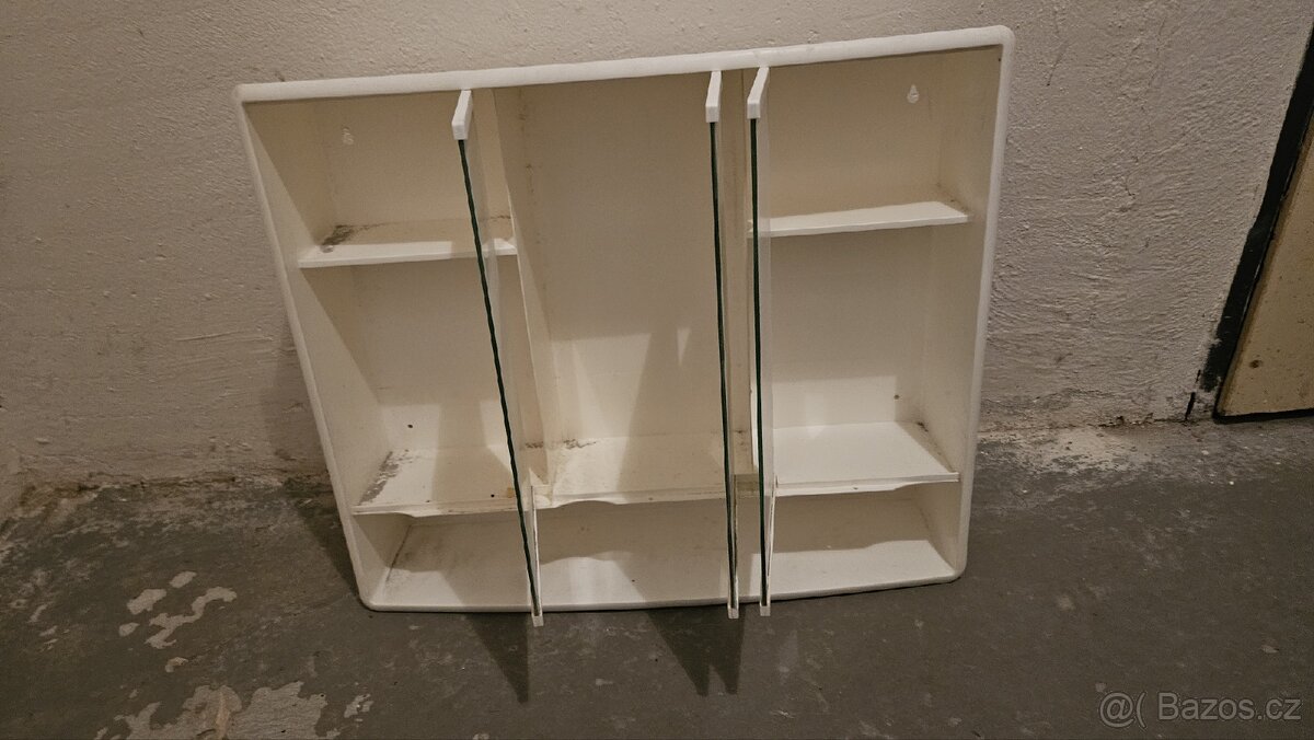 Koupelnová skříňka - 2