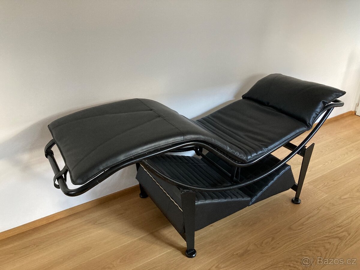 Kosmetické a masážní lehátko - 2