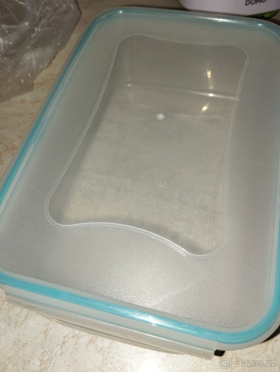 Dóza na potraviny průhledná zelený pruh, zacvakávací bočnice - 2