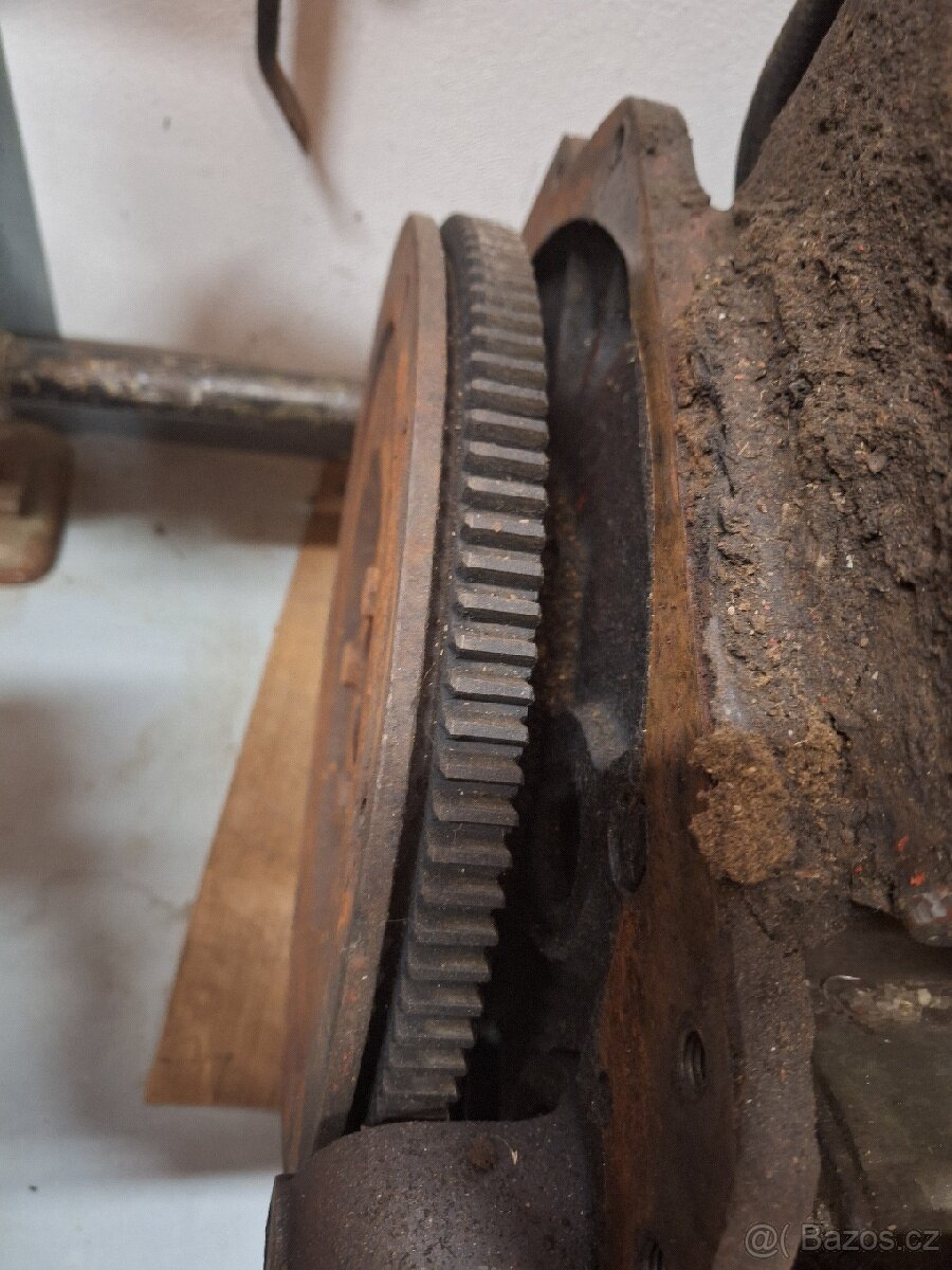 Setrvačník motor zetor - 2