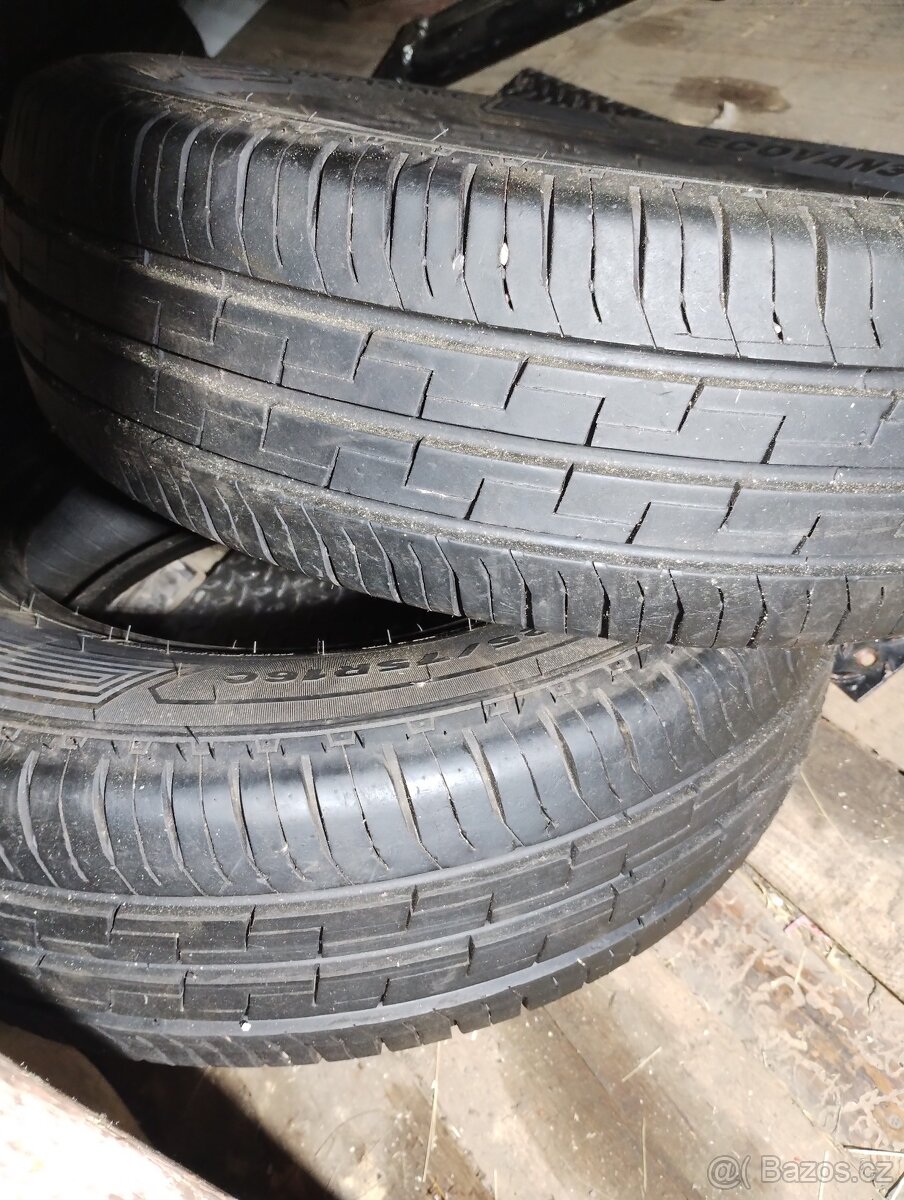 Pneu 225/75 R16C - 2